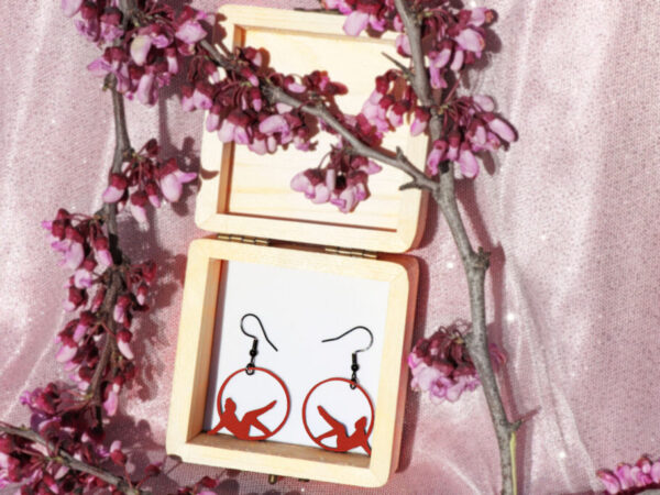 Σκουλαρίκια χορός σε ξύλινο κουτάκι