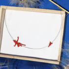 Κολιέ με έμπνευση από Πίτερ Παν σε ξύλινο κουτί